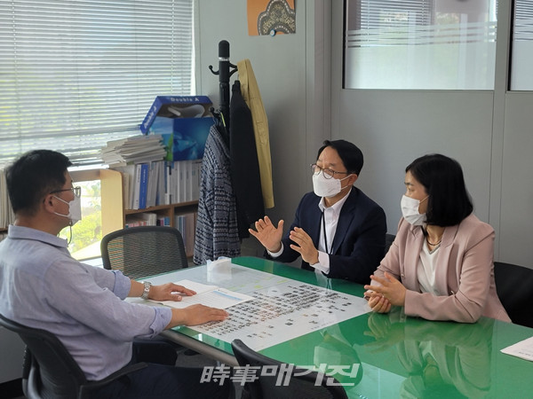 김경호 부시장이 기획재정부 박창환 예산총괄과장, 임기근 경제예산심의관, 김장훈 총사업비관리과장 등 간부 공무원을 면담해 총 9건 국비총액 1,347억 원의 지역 현안사업에 대한 지원을 요청했다.