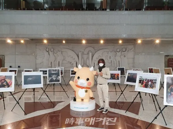 경기도의회 1층로비에서 진행 된 ‘2021년도 소방캘린더 출시 및 사진전시회’