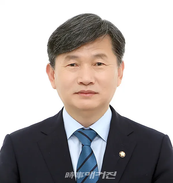 서동용 국회의원(더불어민주당, 전남 순천시·광양시·곡성군·구례군(을))은 “전남 구례군이 21일 국토교통부가 발표한 ‘2020년 3차 도시재생 뉴딜 신규사업’에 최종 선정된 것을 환영한다”고 밝혔다. 사진은 서동용 국회의원(더불어민주당, 전남 순천시·광양시·곡성군·구례군(을))이다.(사진_서동용 국회의원 의원실)