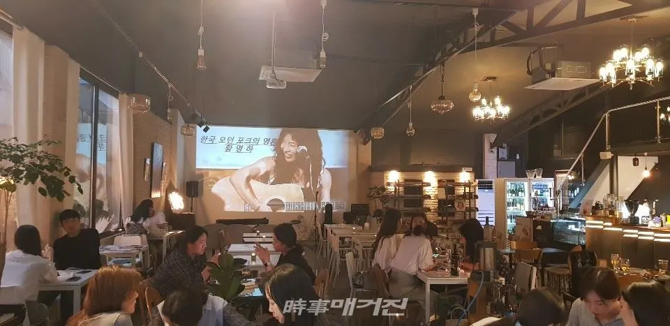 한국 모던 포크의 영혼 ‘황명하’, 가을 감성 물씬 ‘그 밤이 다시 돌아온다면’ 신곡 발매(사진 제공_플라이스페이스)