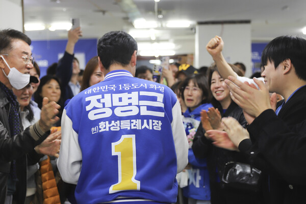 정명근 후보는 조직력과 인지도에서 경쟁 후보를 앞섰다는 평가를 받는다.(사진_개인SNS 캡처) 