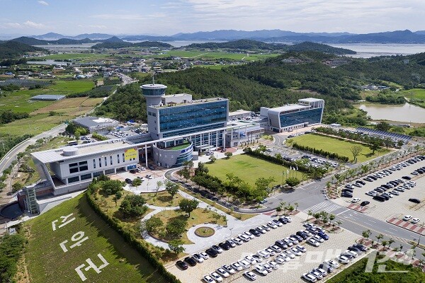 신안군청 청사 전경/사진=신안군청 제공