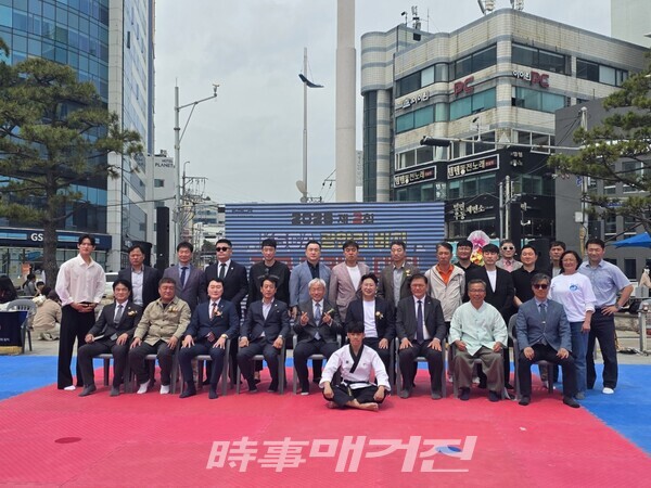 대회 조직 위원회 단체사진(사진_한영민 이사장 제공)