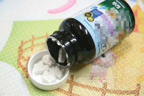 ▲ 칼슘은 인체에 꼭 필요한 무기염류 중 하나로 하루에 0.8g 정도 섭취하는 것이 좋다. 하루 500㎎ 정도의 칼슘 보충제를 섭취하는 것이 적당하며 저지방·저염도의 식단을 짜야 칼슘 보충 효과가 더 크다.