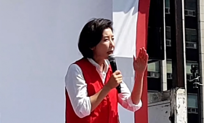 나경원 대표는 8.31일 경복궁역 집회에서' 4차례의 날치기로 연동형 비레대표제를 정부여당이 통과시켰다'면서 이는' 신독재'라고 규정했다.(사진_시사매거진)