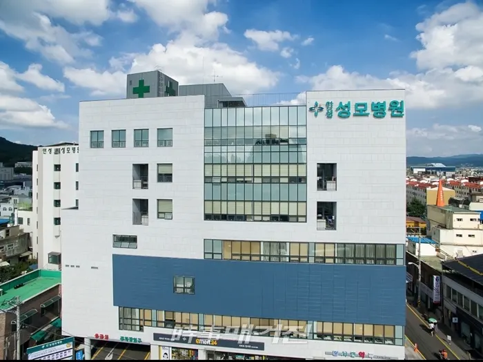 지난 1994년 경기 안성시에 개원, 오랜 세월 한 자리에서 한결같은 마음으로 안성지역 주민들의 건강을 돌봐온 안성성모병원은 2018년 병원의 규모와 시설을 확장하여 300병상 규모의 종합병원으로 명실상부한 안성지역의 대표적인 의료기관이다.