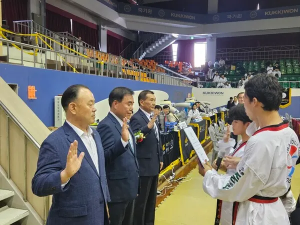 서울특별시태권도협회는 태권도 종목운동을 시민에게 널리 보급하여 시민 체력을 증진케 하며, 건전한 여가 선용과 명랑한 기풍을 북돋우는 한편 운동선수와 그 단체를 지원·육성하고 우수한 선수를 양성하여 시민복지와 사회통합에 이바지함을 목표로 하고 있다.(사진_서울특별시태권도협회)