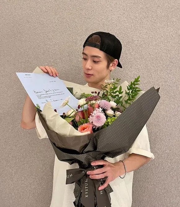 그룹 NCT멤버 재현이 첫 솔로곡으로 음원차트 1위에 올랐다. / 사진=NCT 재현 SNS