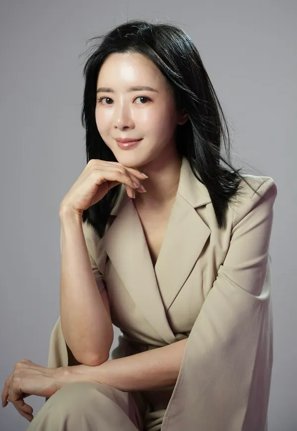 배우 엄수진은 언젠가 윤여정 선배님처럼 세계적으로 연기력을 인정받는 배우가 되어 많은 사람들을 감동시킬수있는 연기자가 되고 싶다.(사진_본인제공)