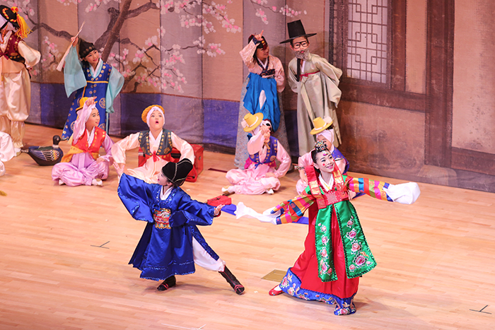리틀엔젤스예술단의 시집가는 날 (사진제공=리틀엔젤스예술단)