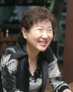 ▲ 곰탕 한 그릇에도 장인정신을 담는다는 최종숙 대표는 정직과 정성으로 국물맛을 배가시킨다.