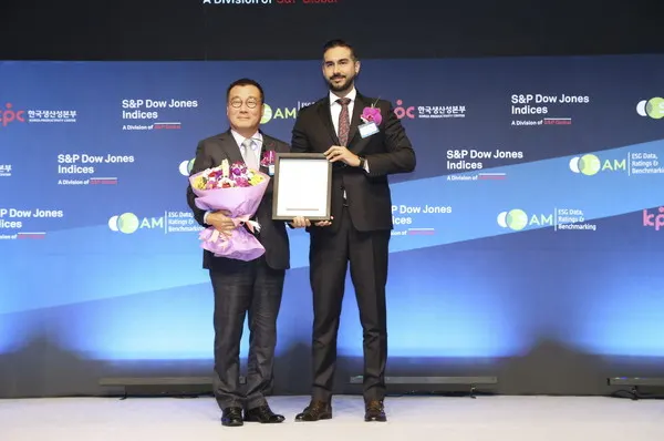 LG생활건강은 '2020 다우존스 지속가능경영지수' 평가에서 3년 연속 '월드'를 받았다