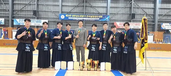 구미시청 검도팀이 '제3회 대한검도회장기 전국실업검도대회'에 출전해 우수한 성적을 거뒀다.(사진_구미시)
