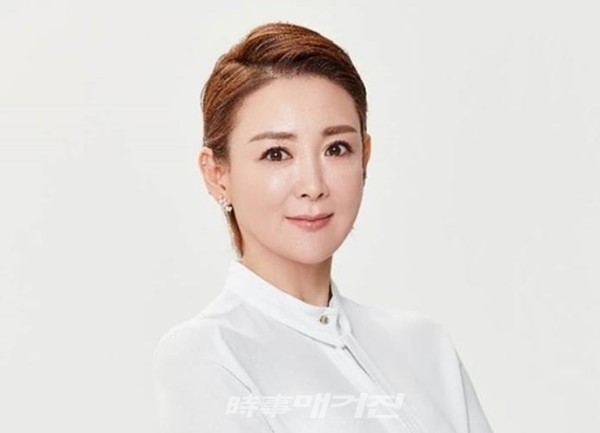 사진_배우 겸 방송인으로 활동 중인 이상아