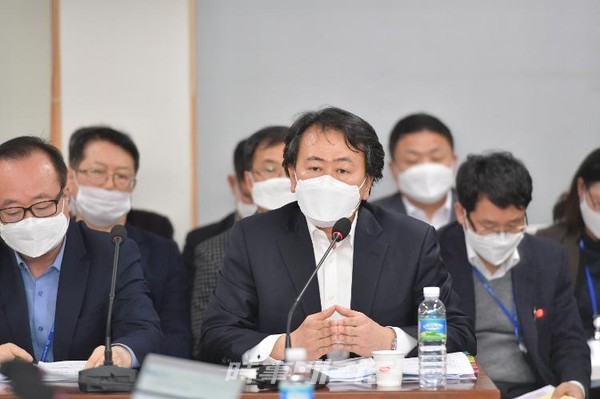 제380회 임시회 문화관광체육위원회(위원장 이경용) 제1차회의를 개최했다. (사진_제주특별자치도의회)