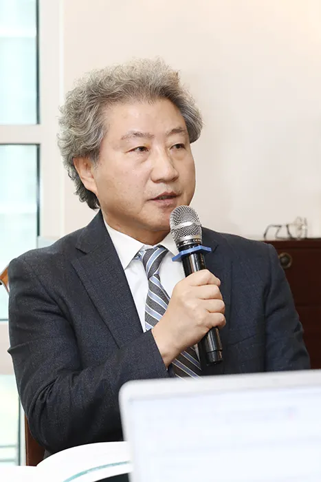 임재원 국립국악원장이 간담회에서 기자들의 올해 사업에 대한 질문에 답하고 있다. / 사진=시사매거진 김형석 문화전문 사진기자