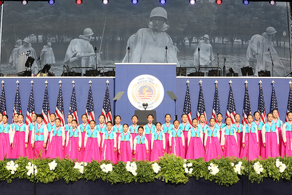 지난 2013년 워싱턴 DC에서 열린 정전 60주년 기념식 합창 공연. (사진_김형석 기자)