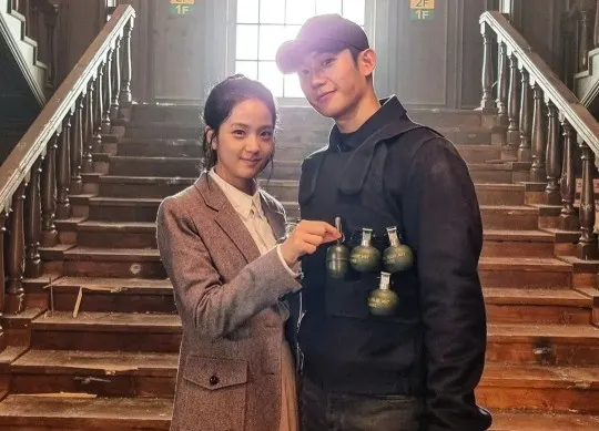 '설강화' 정해인, 블랙핑크 지수 투샷 "이제 마지막" 오늘 종영(사진-지수 인스타그램)