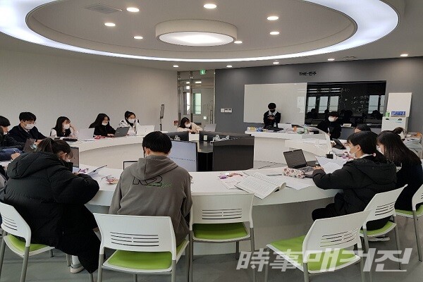 능주고등학교 고교학점제 학교공간조성사업 완료 후 수업 현장 /사진=전라남도교육청 제공