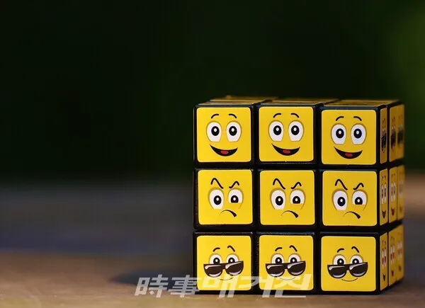 캐릭터 이모티콘이 서비스를 보이기 시작한 건 2011년으로 불과 13년 전이다. 이모티콘은 사람들 간에 커뮤니케이션을 원활하게 돕는 역할을 하면서 하나의 문화 콘텐츠로 자리 잡았고 현재 시장 규모 1조 원을 넘나들고 있다.(사진_픽사베이)