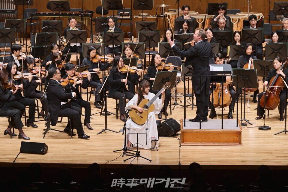 국립심포니와 다비트 라일란트_ 협연을 하고 있는 박규희 ©SihoonKim (사진제공_뮤직앤아트컴퍼니)
