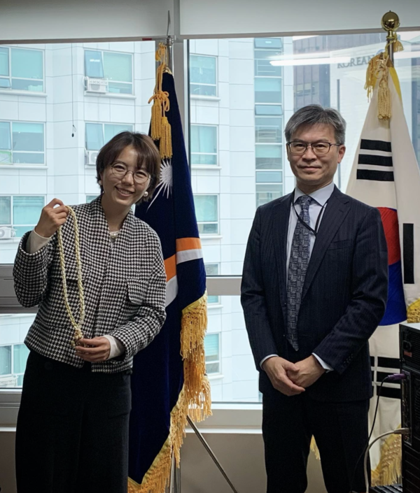 주한 마셜제도 대사관에서 박재아 대표와 토니 슈 1등 서기관
