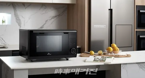 SK매직, 올인원 광파오븐 레인지 (EON-CP3A) 제품 연출 컷 (사진_SK매직 제공)