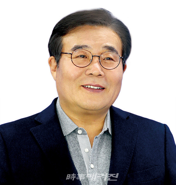 더불어민주당 이병훈 국회의원(광주 동구남구을)은 “인공지능의 안전한 사용을 위해 인공지능윤리 기본원칙을 수립한 「과학기술기본법 일부개정법률안」을 12월 15일 발의했다”고 밝혔다.사진은 더불어민주당 이병훈 국회의원(광주 동구남구을)이다.(사진_이병훈 국회의원 의원실)