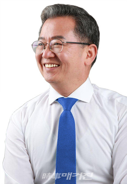 의사출신의  더불어민주당 원내부대표 이용빈 국회의원(광주 광산갑)은 의사협회 최대집 회장의 발언에 대해 “발언을 취소하고 국민들께 사과할 것”을 요구했다.사진은 더불어민주당 원내부대표 이용빈 국회의원(광주 광산갑)이다.(사진_이용빈 국회의원 의원실)