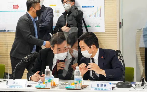 더불어민주당 이낙연 대표와 원희룡 제주특별자치도지사