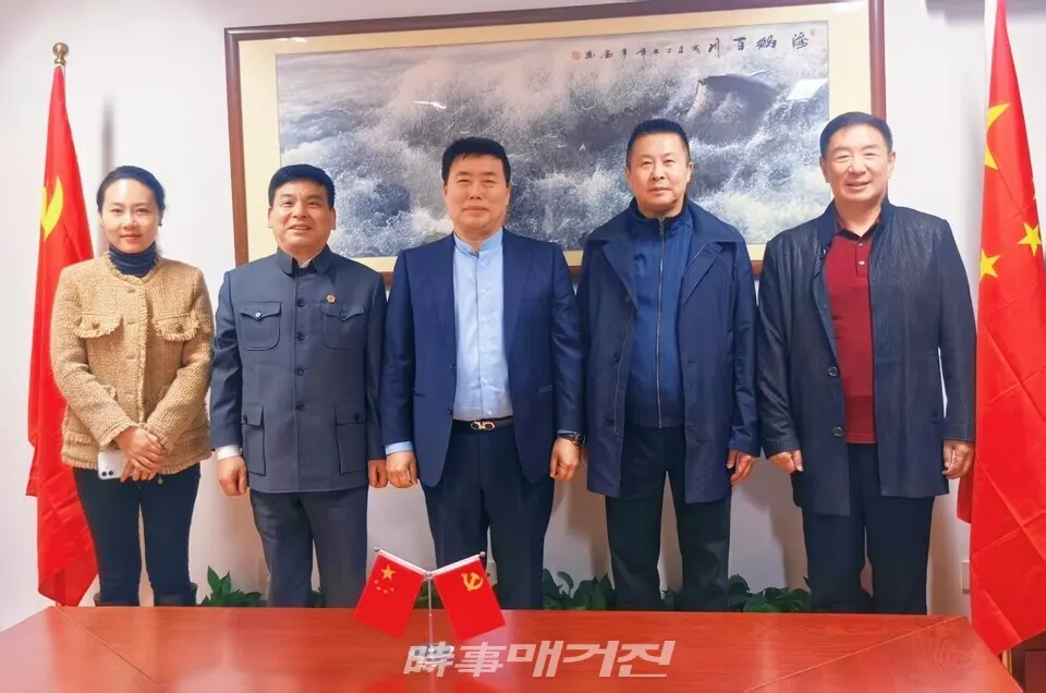 마리아 중국노령사회발전기금 해외담당, 이홍철 일대일로 국제부주임, 최기재 대표, 이명 중국노령사회발전기금 총주임, 정춘봉 중국노령사회발전기금 주임(좌로부터) / 사진_ 멀티랩스퀘타 제공