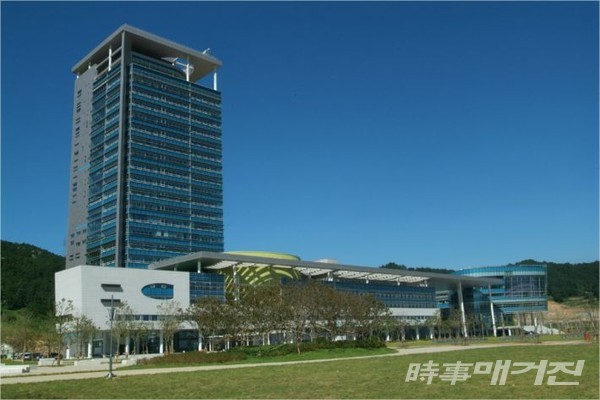 전라남도청 청사 전경/사진=이병석 기자