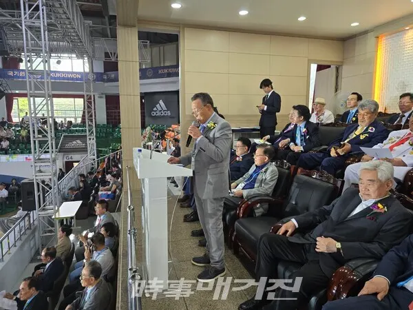 세계평화 태권도연맹 김덕근 회장 인사말을 하고 있다. (사진_이성만 기자)