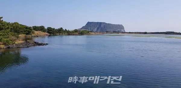 2코스 내내 성산일출봉과 함께