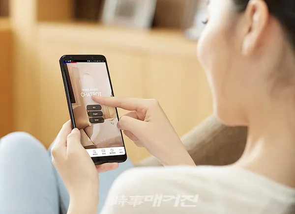 아시아나항공은 8일(금) 중국 최대 모바일 메신저 '위챗(WeChat)'에 챗봇 서비스를 새로이 선보였다.(사진_아시아니항공)