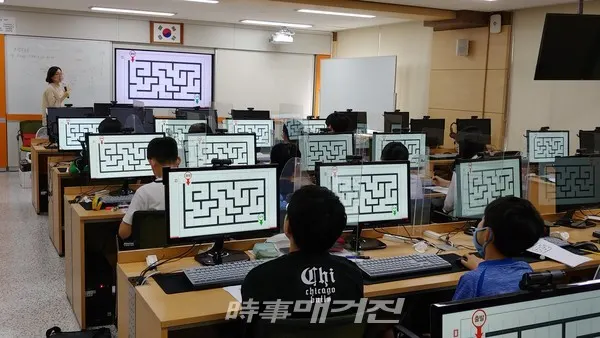 제주미래교육연구원, 코딩 및 IoT 중심 정보영재교육 운영(사진_제주미래교육연구원)