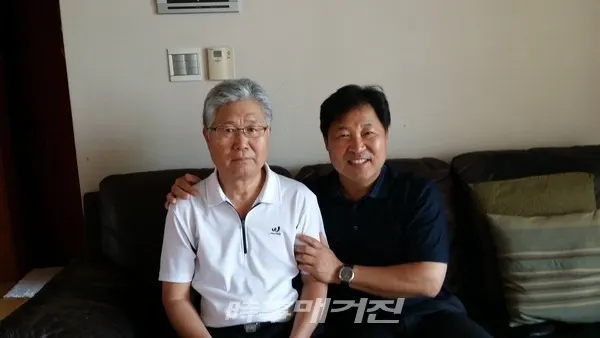 정동진 감독(좌)과 이만수 헐크파운데이션 이사장(우)(사진_헐크파운데이션)