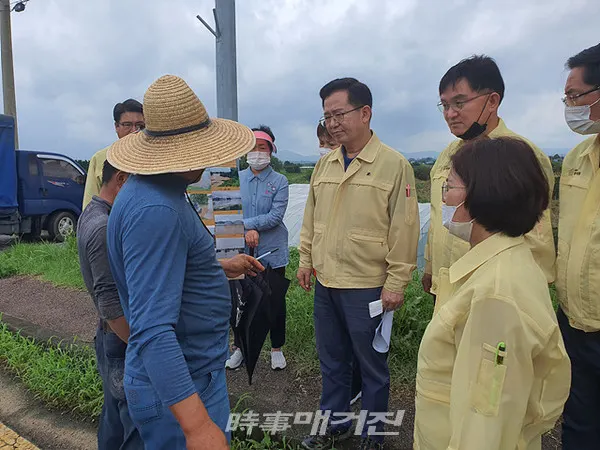 더불어민주당 원내부대표인 이용빈 국회의원(광주 광산갑)은 이번 집중폭우로 재난이 발생한 것에 대해 “앞으로도 국지성 호우는 지속적으로 발생할 것인데, 현재 우리나라의 인프라는 기후위기에 대비한 인프라가 아니다”면서 “도로, 철도, 댐, 저수지, 해안선, 하수도, 건물 등은 기후변화 앞에서 너무 취약하다”고 밝혔다.(사진_이용빈 국회의원 의원실)