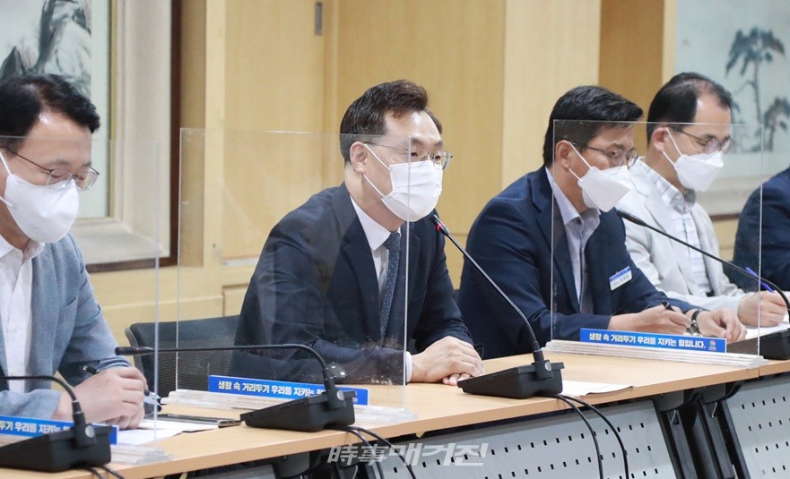 21일 김경수 도지사가 대법원 상고심 판결로 궐위됨에 따라 하병필 도지사 권한대행 체제로 도정 운영을 시작했다.(사진_경남도청)