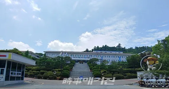 나주시는 “2020년 7월 정기분 재산세 6만2172건, 148억5600만원을 부과했다”고 9일 밝혔다. 사진은 나주시청 청사 전경이다.(사진_송상교기자)