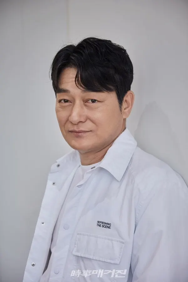 배우 조성하가 SBS 새 월화드라마 <홍천기> 출연한다. 극중 어진 군주인 '성조'로 분해 극의 무게감을 더할 예정이다.(사진제공_씨제스엔터테인먼트)