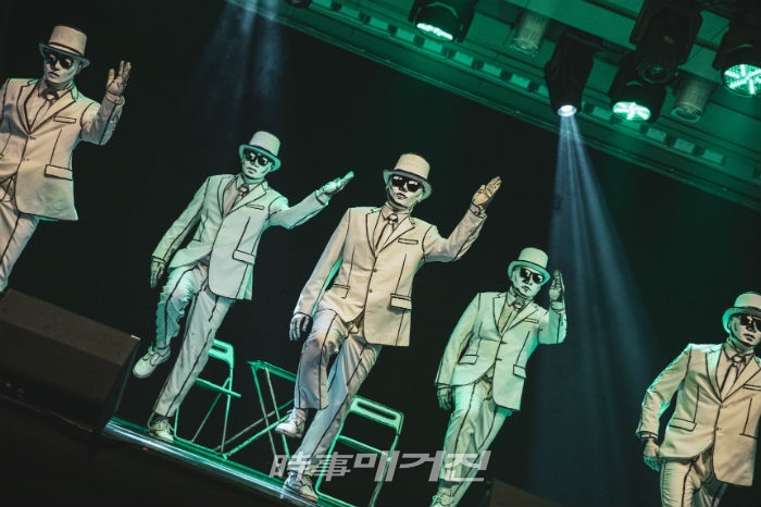 아트마켓 쇼케이스에서 애니메이션 크루가 '춤추는 미술관' 공연을 펼치고 있는 모습 (사진제공=한문연)