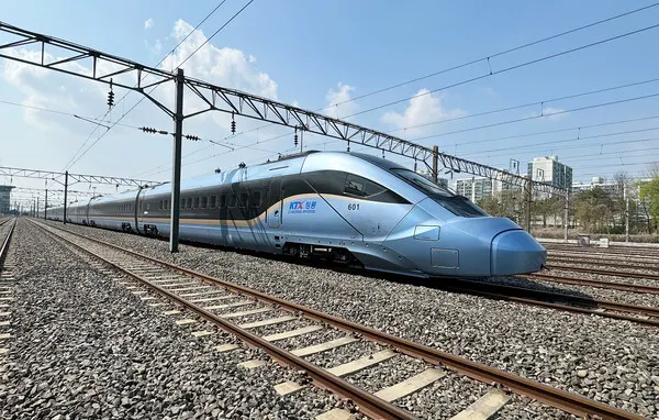 현대로템이 제작한 KTX-청룡(사진_현대로템)