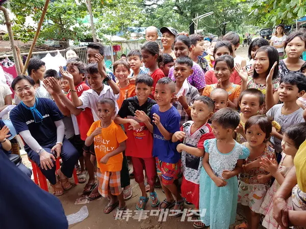 해마다 필리핀, 미얀마, 몽골, 프랑스, 이스라엘, 체코 등으로 단기선교팀을 파송하고 의사, 간호사, 건축사, 미용사, 전기기사 등 다양한 직업군의 성도들이 자신들의 휴가를 반납하고 선교에 헌신하고 있다.