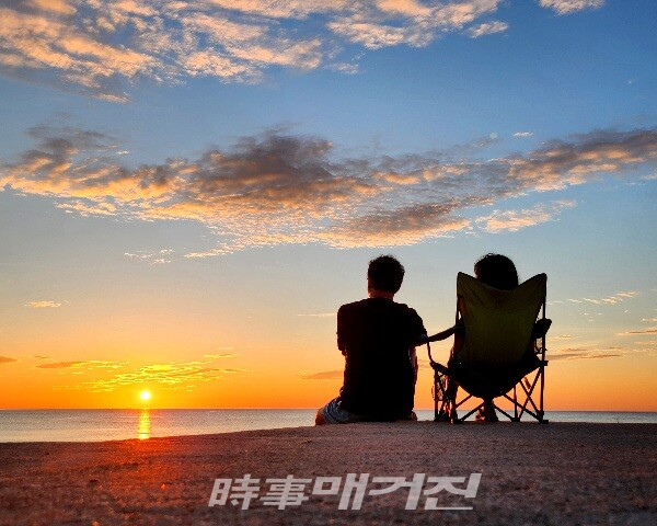 영덕 고래불에서 맞이하는 해돋이(사진_조용우)