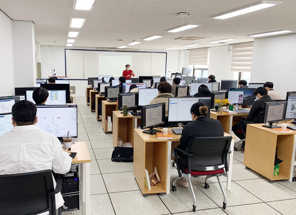 지역산업맞춤형 인력양성사업단 교육과정 (사진_국립부경대)