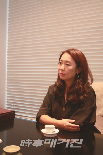 미래 사업 계획과 미전을 얘기하는 구상옥 회장.