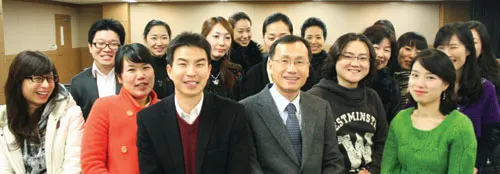 ▲ 이곳에 재학 중인 학생들은 국내 대표적인 특급호텔을 비롯해 항공사, 관광개발컨설팅업체, 외식산업체, 여행사, 연구원, 정부, 지자체 등 사회각계각층에서 중추적인 역할을 담당하며 세종대 관광대학원의 위상을 더욱 공고히 다지는데 일조하고 있다.