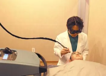 ▲ 환자의 동의하에 시술 과정 오픈