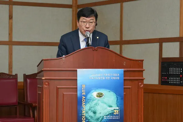 기조연설을 하는 김춘성 조선대 총장 (사진_조선대)